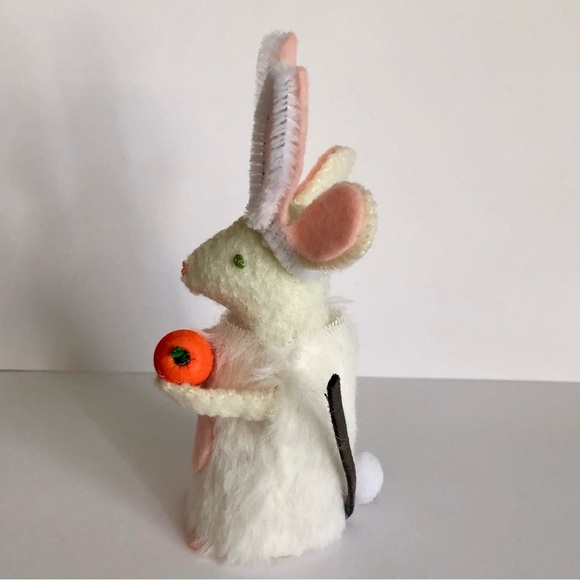 Bunny costumed felt mouse Art doll hand-sewn ready for an Easter Party, basket - Picture 7 of 10